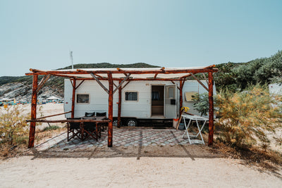 Omana Camp: Sea View Caravan (premium)